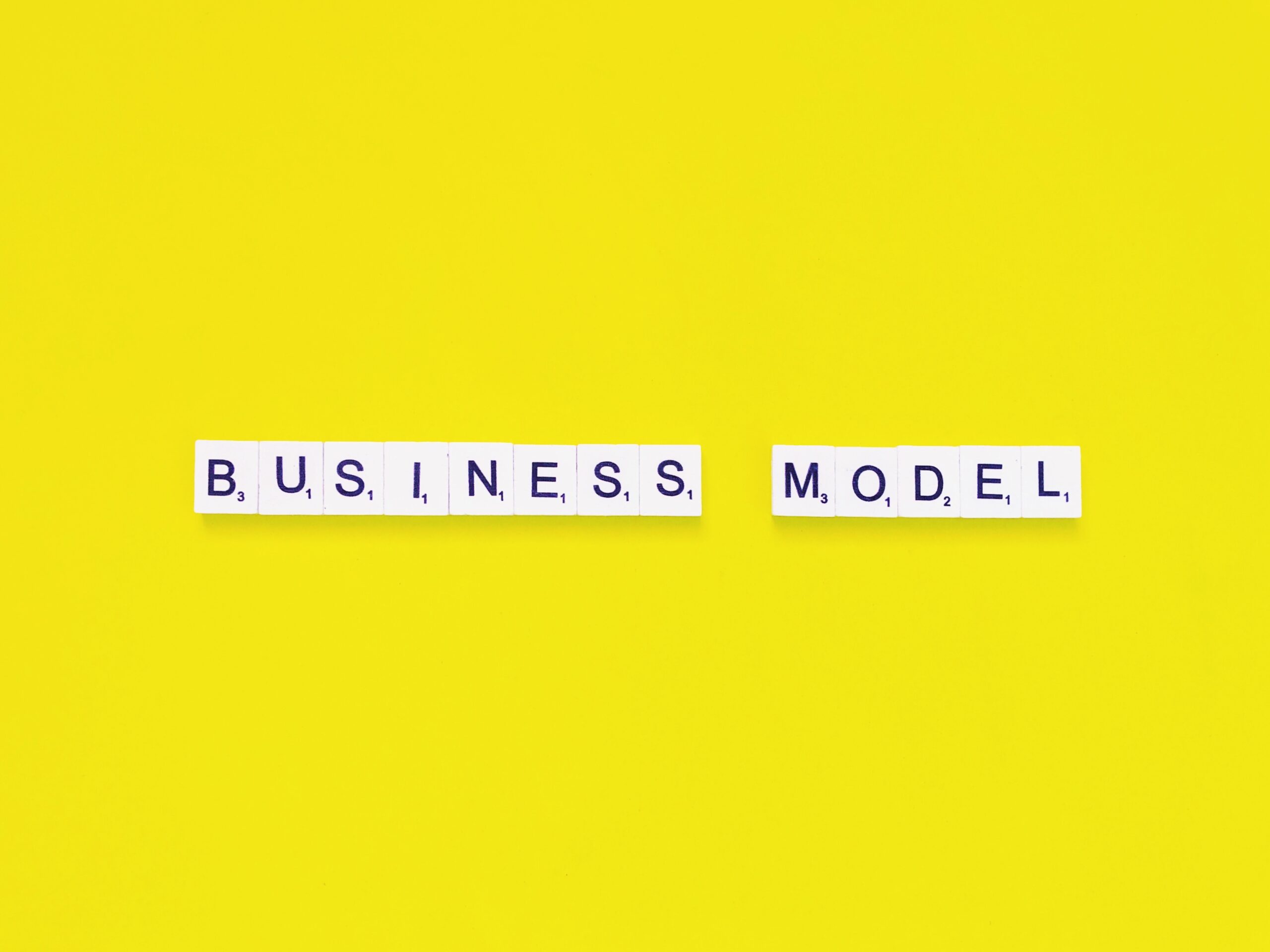 Freelance vs Agency: Choosing the Right Business Model